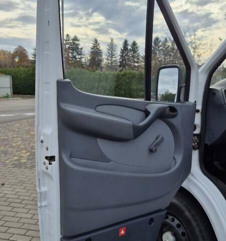 Белый Мерседес Sprinter, объемом двигателя 2.2 л и пробегом 264 тыс. км за 9900 $, фото 13 на Automoto.ua
