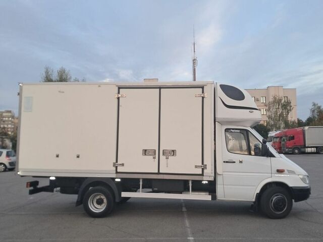 Белый Мерседес Sprinter, объемом двигателя 2.7 л и пробегом 5 тыс. км за 18500 $, фото 2 на Automoto.ua