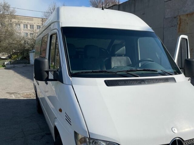 Білий Мерседес Sprinter, об'ємом двигуна 2.1 л та пробігом 350 тис. км за 9100 $, фото 1 на Automoto.ua