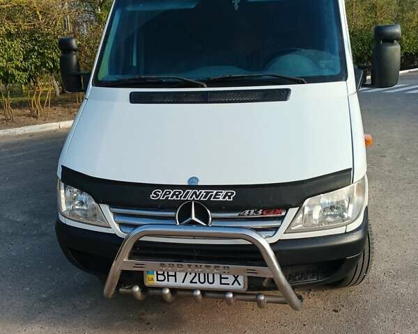 Мерседес Sprinter 2004 у Болграде на Automoto.ua Білий Мерседес Sprinter, об'ємом двигуна 2.15 л та пробігом 365 тис. км за 16400 $, фото 4 на Automoto.ua