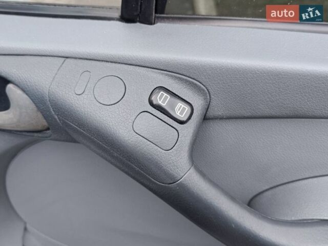 Белый Мерседес Sprinter, объемом двигателя 2.7 л и пробегом 200 тыс. км за 11300 $, фото 29 на Automoto.ua