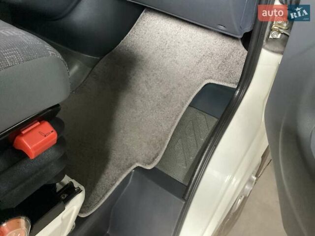 Белый Мерседес Sprinter, объемом двигателя 2.69 л и пробегом 38 тыс. км за 20555 $, фото 29 на Automoto.ua