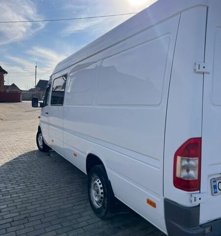 Белый Мерседес Sprinter, объемом двигателя 2.69 л и пробегом 230 тыс. км за 12500 $, фото 7 на Automoto.ua