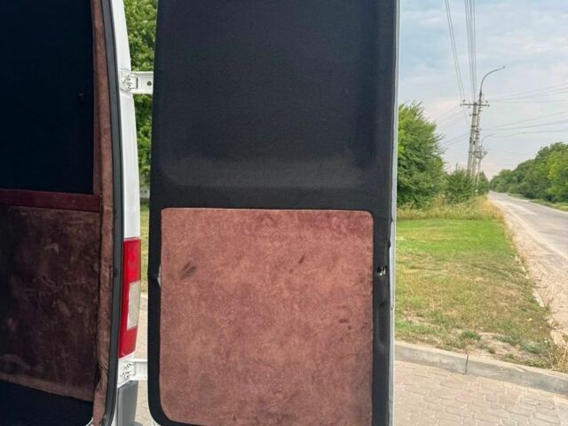Белый Мерседес Sprinter, объемом двигателя 2.2 л и пробегом 670 тыс. км за 7500 $, фото 7 на Automoto.ua