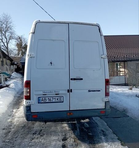 Белый Мерседес Sprinter, объемом двигателя 2.15 л и пробегом 428 тыс. км за 7800 $, фото 4 на Automoto.ua