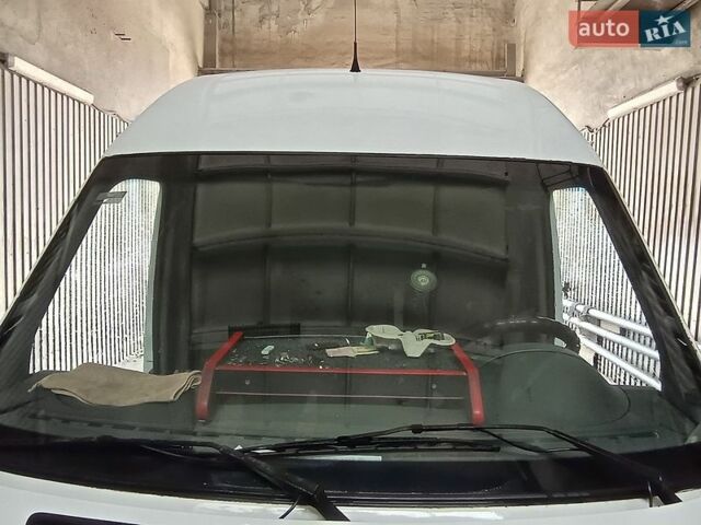 Белый Мерседес Sprinter, объемом двигателя 2.7 л и пробегом 616 тыс. км за 16000 $, фото 1 на Automoto.ua