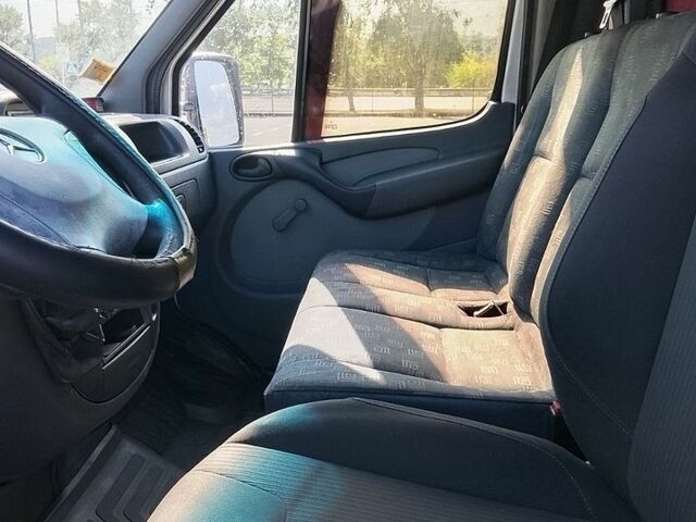 Белый Мерседес Sprinter, объемом двигателя 2.2 л и пробегом 937 тыс. км за 7900 $, фото 11 на Automoto.ua