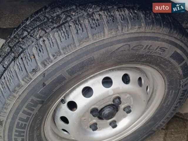 Белый Мерседес Sprinter, объемом двигателя 2.7 л и пробегом 200 тыс. км за 11300 $, фото 57 на Automoto.ua