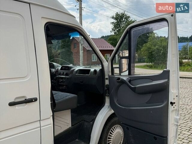 Белый Мерседес Sprinter, объемом двигателя 2.15 л и пробегом 636 тыс. км за 7800 $, фото 4 на Automoto.ua