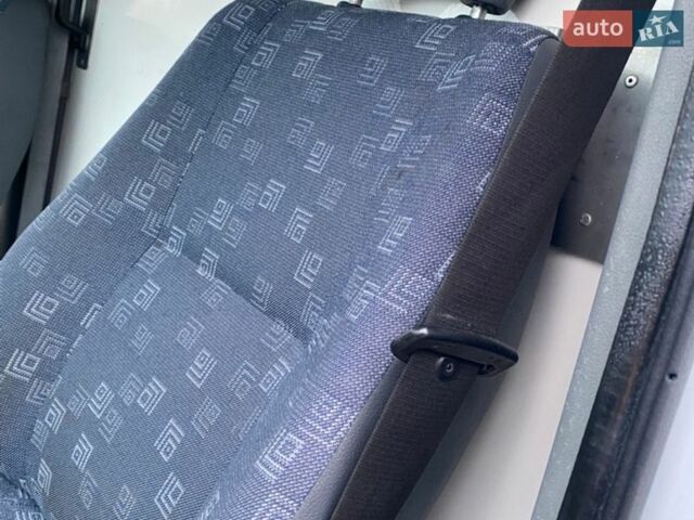 Белый Мерседес Sprinter, объемом двигателя 2.2 л и пробегом 238 тыс. км за 15200 $, фото 13 на Automoto.ua