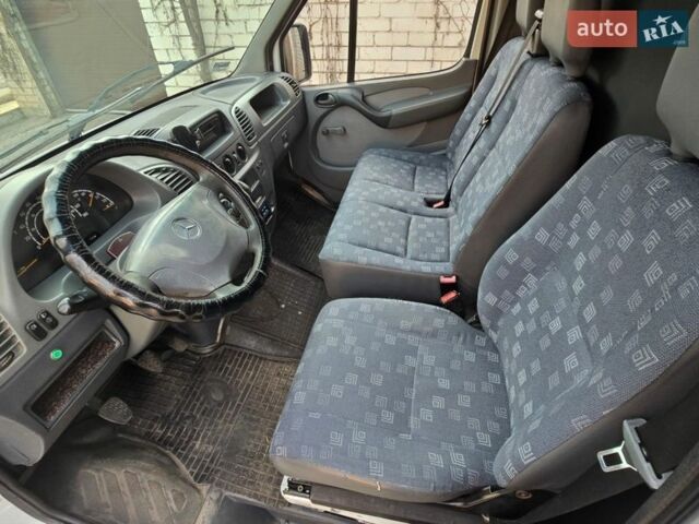 Белый Мерседес Sprinter, объемом двигателя 2.2 л и пробегом 500 тыс. км за 10000 $, фото 8 на Automoto.ua