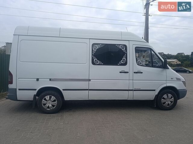 Белый Мерседес Sprinter, объемом двигателя 2.1 л и пробегом 200 тыс. км за 9000 $, фото 5 на Automoto.ua