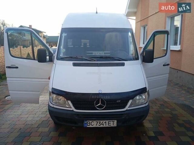 Белый Мерседес Sprinter, объемом двигателя 2.7 л и пробегом 564 тыс. км за 13500 $, фото 6 на Automoto.ua