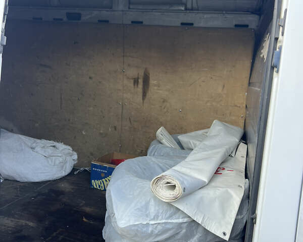 Белый Мерседес Sprinter, объемом двигателя 2.15 л и пробегом 647 тыс. км за 9000 $, фото 2 на Automoto.ua