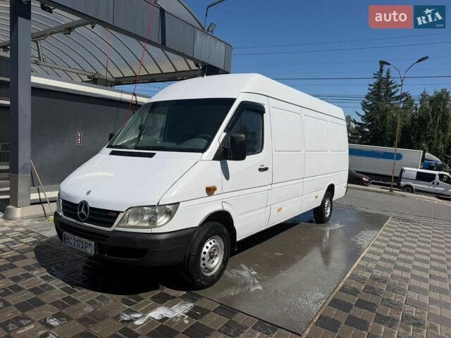 Белый Мерседес Sprinter, объемом двигателя 2.15 л и пробегом 555 тыс. км за 7000 $, фото 1 на Automoto.ua