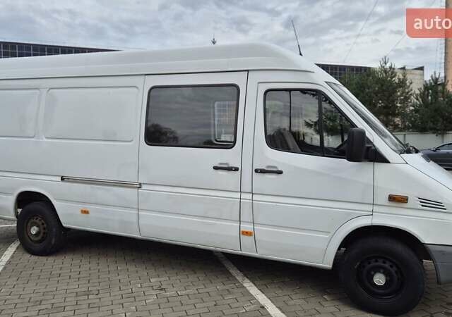 Белый Мерседес Sprinter, объемом двигателя 2.2 л и пробегом 264 тыс. км за 9900 $, фото 9 на Automoto.ua