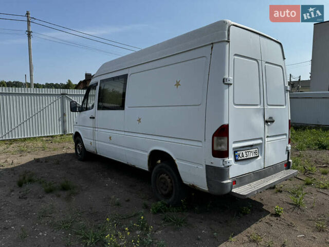 Белый Мерседес Sprinter, объемом двигателя 2.15 л и пробегом 458 тыс. км за 5100 $, фото 4 на Automoto.ua