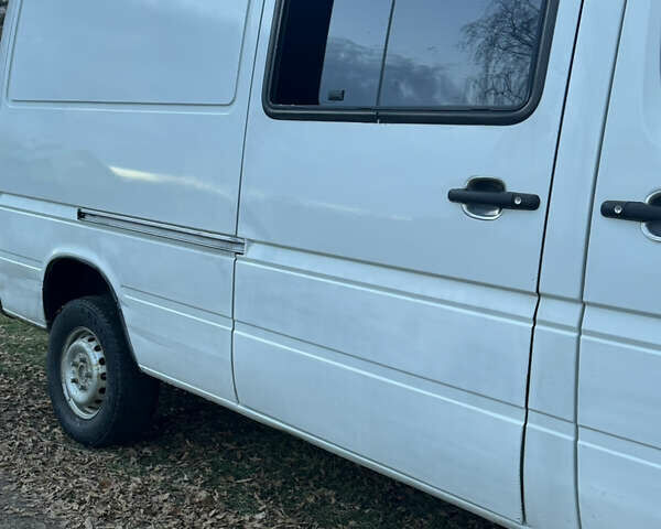 Белый Мерседес Sprinter, объемом двигателя 2.15 л и пробегом 499 тыс. км за 6500 $, фото 8 на Automoto.ua