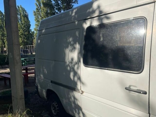 Білий Мерседес Sprinter, об'ємом двигуна 0 л та пробігом 806 тис. км за 5200 $, фото 8 на Automoto.ua