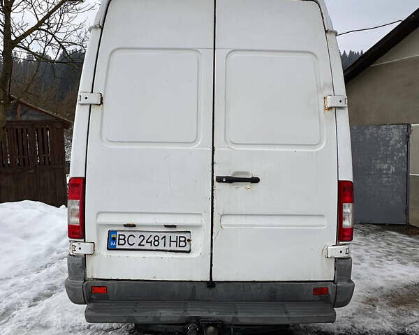 Белый Мерседес Sprinter, объемом двигателя 2.15 л и пробегом 636 тыс. км за 7600 $, фото 4 на Automoto.ua