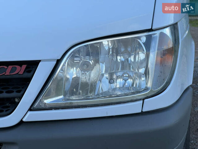 Белый Мерседес Sprinter, объемом двигателя 2.2 л и пробегом 311 тыс. км за 10300 $, фото 34 на Automoto.ua