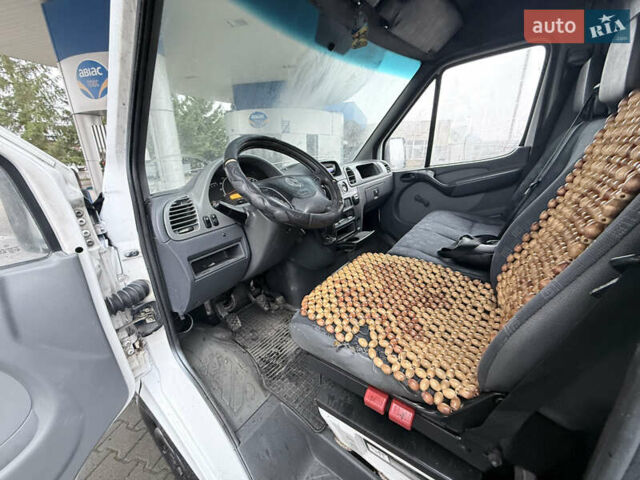 Белый Мерседес Sprinter, объемом двигателя 2.15 л и пробегом 480 тыс. км за 7200 $, фото 16 на Automoto.ua