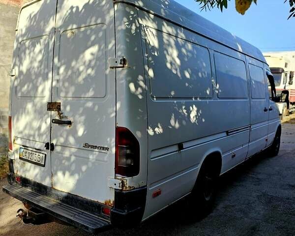 Білий Мерседес Sprinter, об'ємом двигуна 2.1 л та пробігом 350 тис. км за 6000 $, фото 5 на Automoto.ua