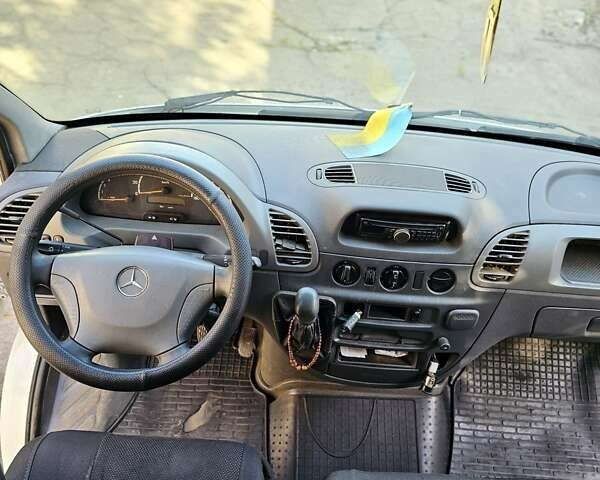 Білий Мерседес Sprinter, об'ємом двигуна 2.1 л та пробігом 350 тис. км за 6000 $, фото 22 на Automoto.ua