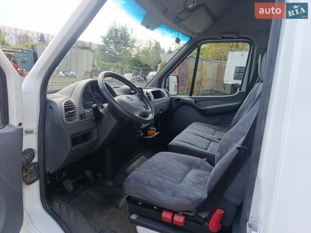 Белый Мерседес Sprinter, объемом двигателя 2.15 л и пробегом 376 тыс. км за 7200 $, фото 2 на Automoto.ua