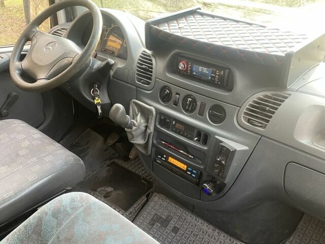 Белый Мерседес Sprinter, объемом двигателя 2.1 л и пробегом 407 тыс. км за 7300 $, фото 4 на Automoto.ua