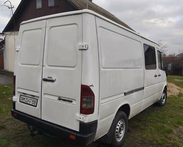 Білий Мерседес Sprinter, об'ємом двигуна 2.2 л та пробігом 500 тис. км за 6650 $, фото 2 на Automoto.ua