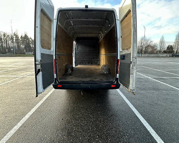 Белый Мерседес Sprinter, объемом двигателя 2.15 л и пробегом 400 тыс. км за 8000 $, фото 20 на Automoto.ua