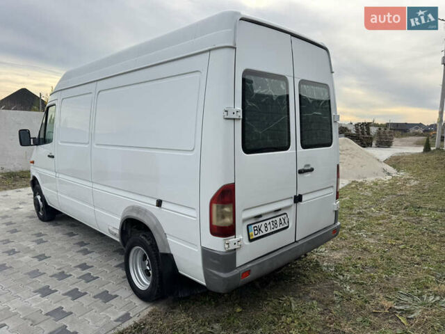 Білий Мерседес Sprinter, об'ємом двигуна 2.69 л та пробігом 427 тис. км за 15100 $, фото 5 на Automoto.ua