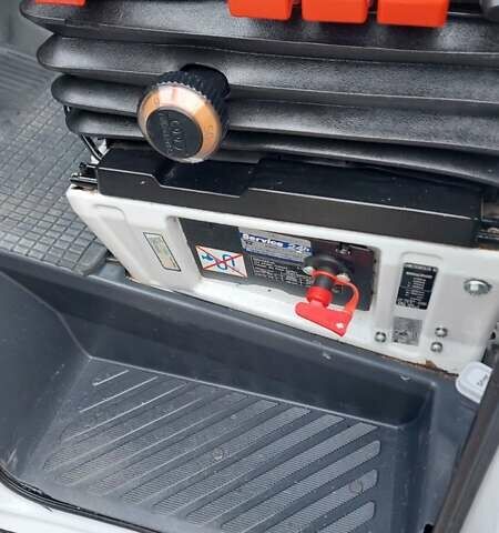 Белый Мерседес Sprinter, объемом двигателя 2.7 л и пробегом 538 тыс. км за 16999 $, фото 54 на Automoto.ua