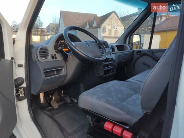 Белый Мерседес Sprinter, объемом двигателя 0 л и пробегом 298 тыс. км за 16500 $, фото 12 на Automoto.ua