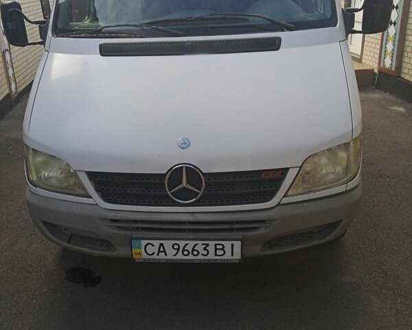 Белый Мерседес Sprinter, объемом двигателя 2.15 л и пробегом 310 тыс. км за 7500 $, фото 2 на Automoto.ua