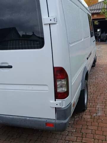 Белый Мерседес Sprinter, объемом двигателя 2.2 л и пробегом 400 тыс. км за 12500 $, фото 3 на Automoto.ua
