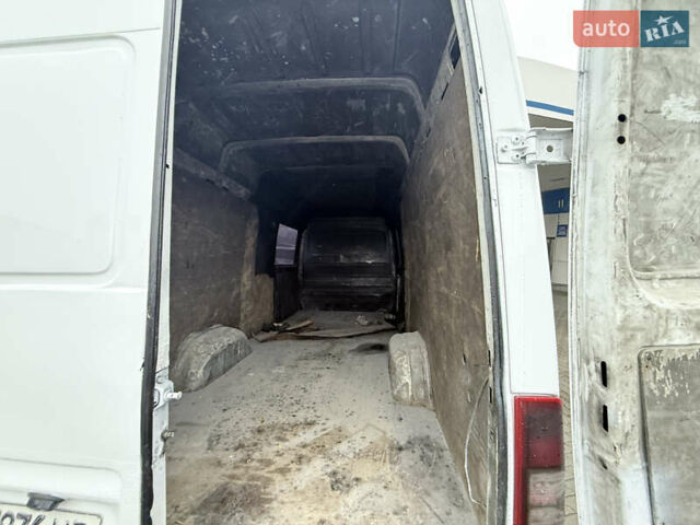 Белый Мерседес Sprinter, объемом двигателя 2.15 л и пробегом 480 тыс. км за 7200 $, фото 11 на Automoto.ua