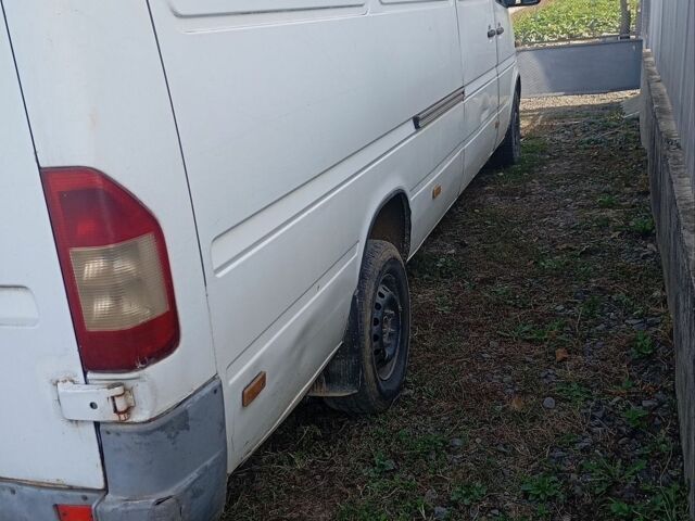 Белый Мерседес Sprinter, объемом двигателя 2.15 л и пробегом 630 тыс. км за 6999 $, фото 3 на Automoto.ua