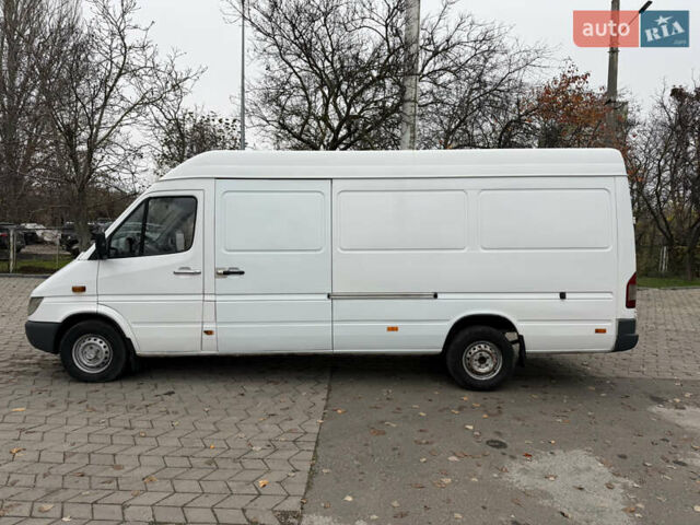 Белый Мерседес Sprinter, объемом двигателя 2.2 л и пробегом 321 тыс. км за 9999 $, фото 6 на Automoto.ua