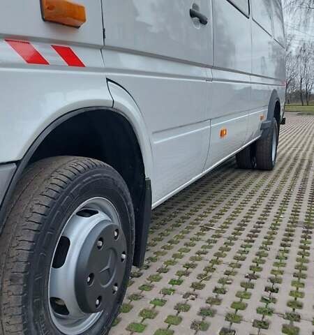Белый Мерседес Sprinter, объемом двигателя 2.7 л и пробегом 538 тыс. км за 16999 $, фото 74 на Automoto.ua