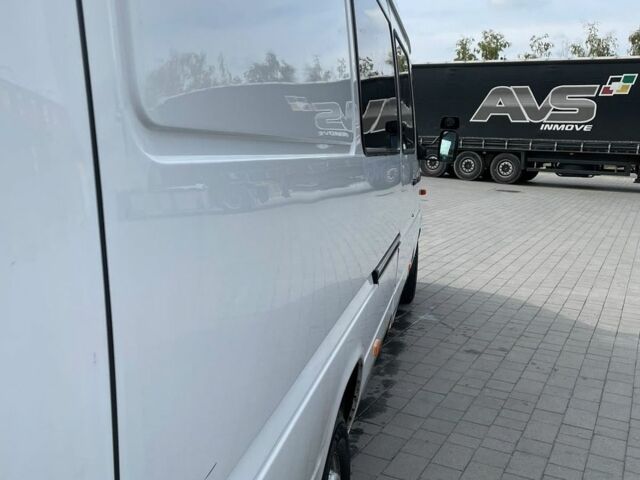 Белый Мерседес Sprinter, объемом двигателя 2.69 л и пробегом 8 тыс. км за 9500 $, фото 12 на Automoto.ua