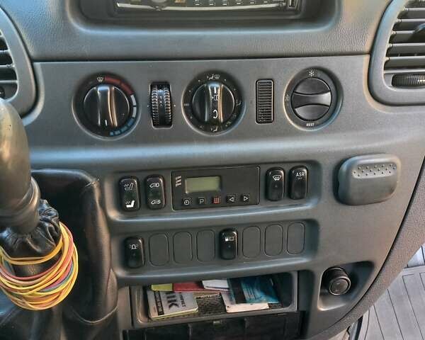 Білий Мерседес Sprinter, об'ємом двигуна 27 л та пробігом 695 тис. км за 8550 $, фото 20 на Automoto.ua