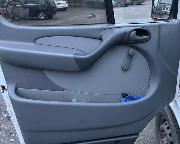 Белый Мерседес Sprinter, объемом двигателя 2.2 л и пробегом 350 тыс. км за 6700 $, фото 1 на Automoto.ua