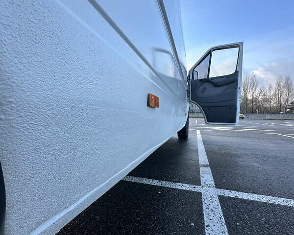 Белый Мерседес Sprinter, объемом двигателя 2.15 л и пробегом 400 тыс. км за 8000 $, фото 41 на Automoto.ua