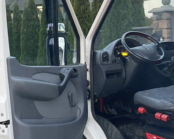 Мерседес Sprinter 2005 в Луцке на Automoto.ua Белый Мерседес Sprinter, объемом двигателя 2.15 л и пробегом 387 тыс. км за 6500 $, фото 13 на Automoto.ua