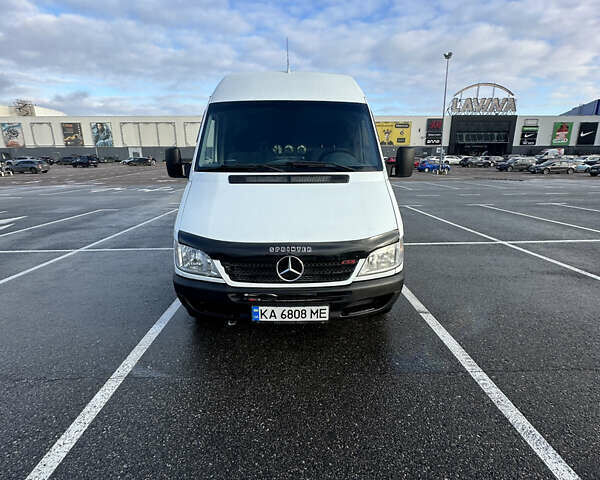 Белый Мерседес Sprinter, объемом двигателя 2.15 л и пробегом 400 тыс. км за 8000 $, фото 12 на Automoto.ua