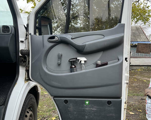 Мерседес Sprinter 2005 у Первомайском на Automoto.ua Білий Мерседес Sprinter, об'ємом двигуна 2.1 л та пробігом 1 тис. км за 7999 $, фото 9 на Automoto.ua