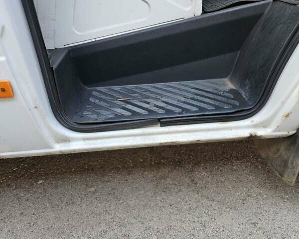 Білий Мерседес Sprinter, об'ємом двигуна 2.1 л та пробігом 350 тис. км за 6000 $, фото 15 на Automoto.ua