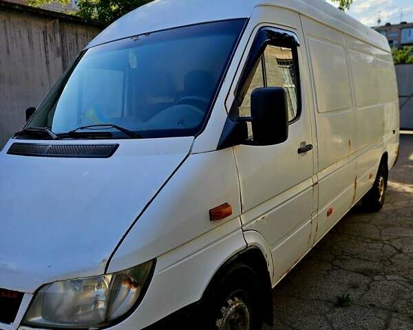 Білий Мерседес Sprinter, об'ємом двигуна 2.1 л та пробігом 350 тис. км за 6000 $, фото 1 на Automoto.ua